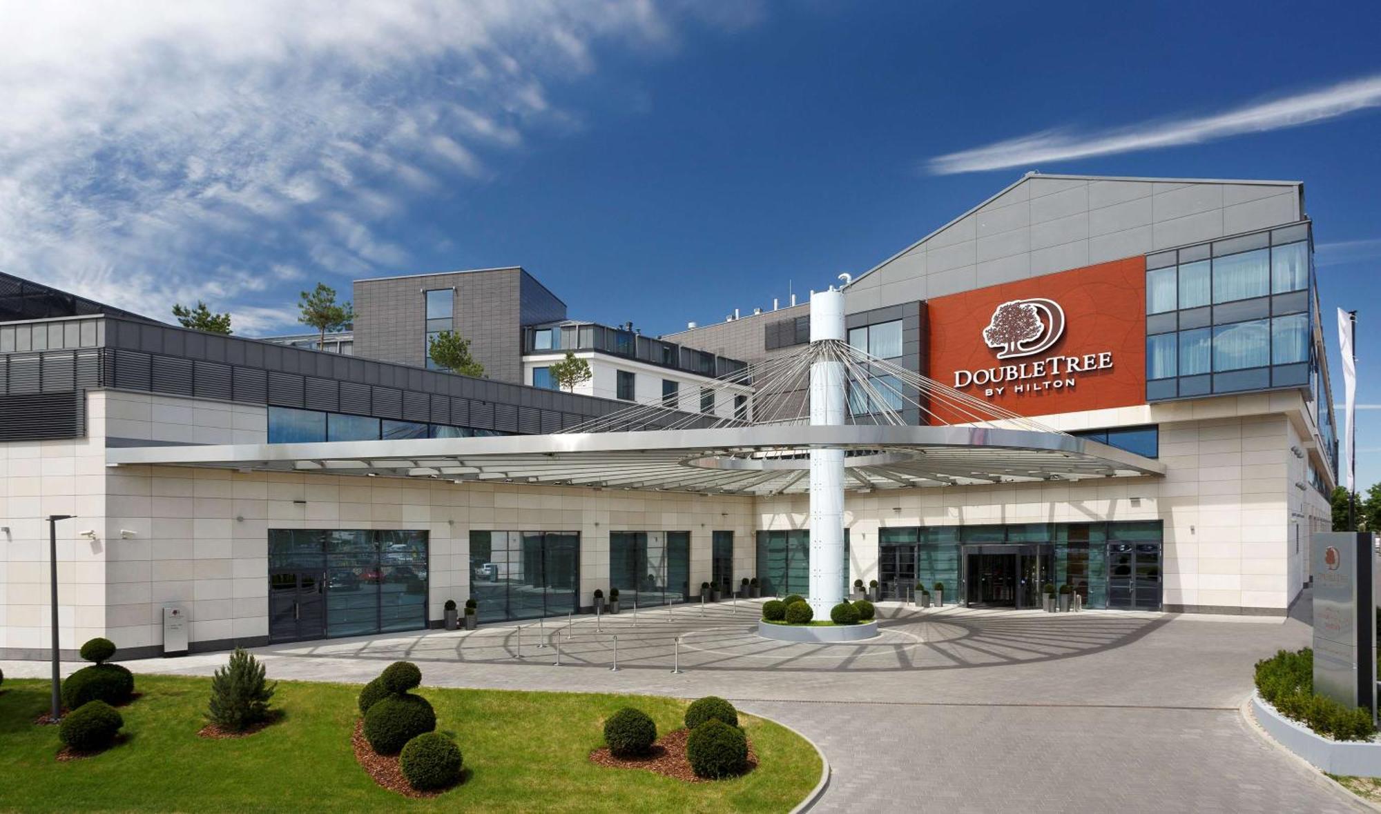 Doubletree By Hilton Hotel & Conference Centre Varşovia Exterior foto